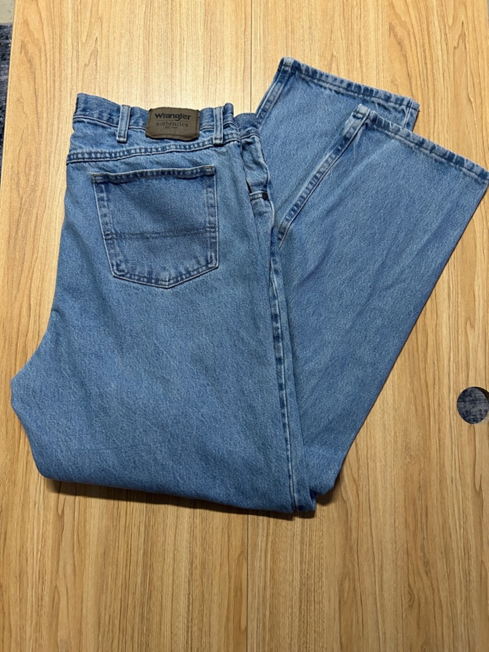 Wrangler Men's Light Wash Straight Leg Jeans